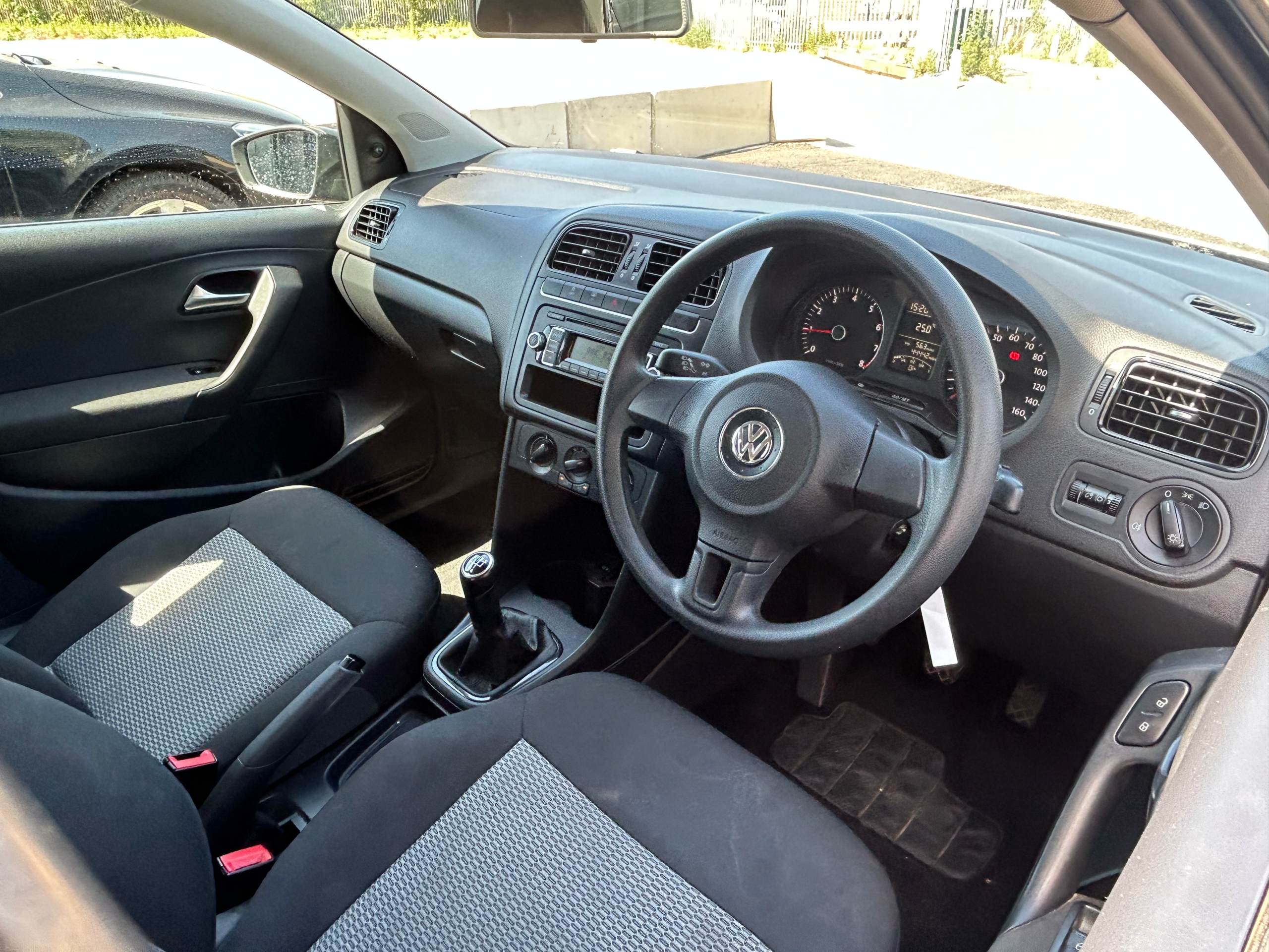 VOLKSWAGEN POLO S