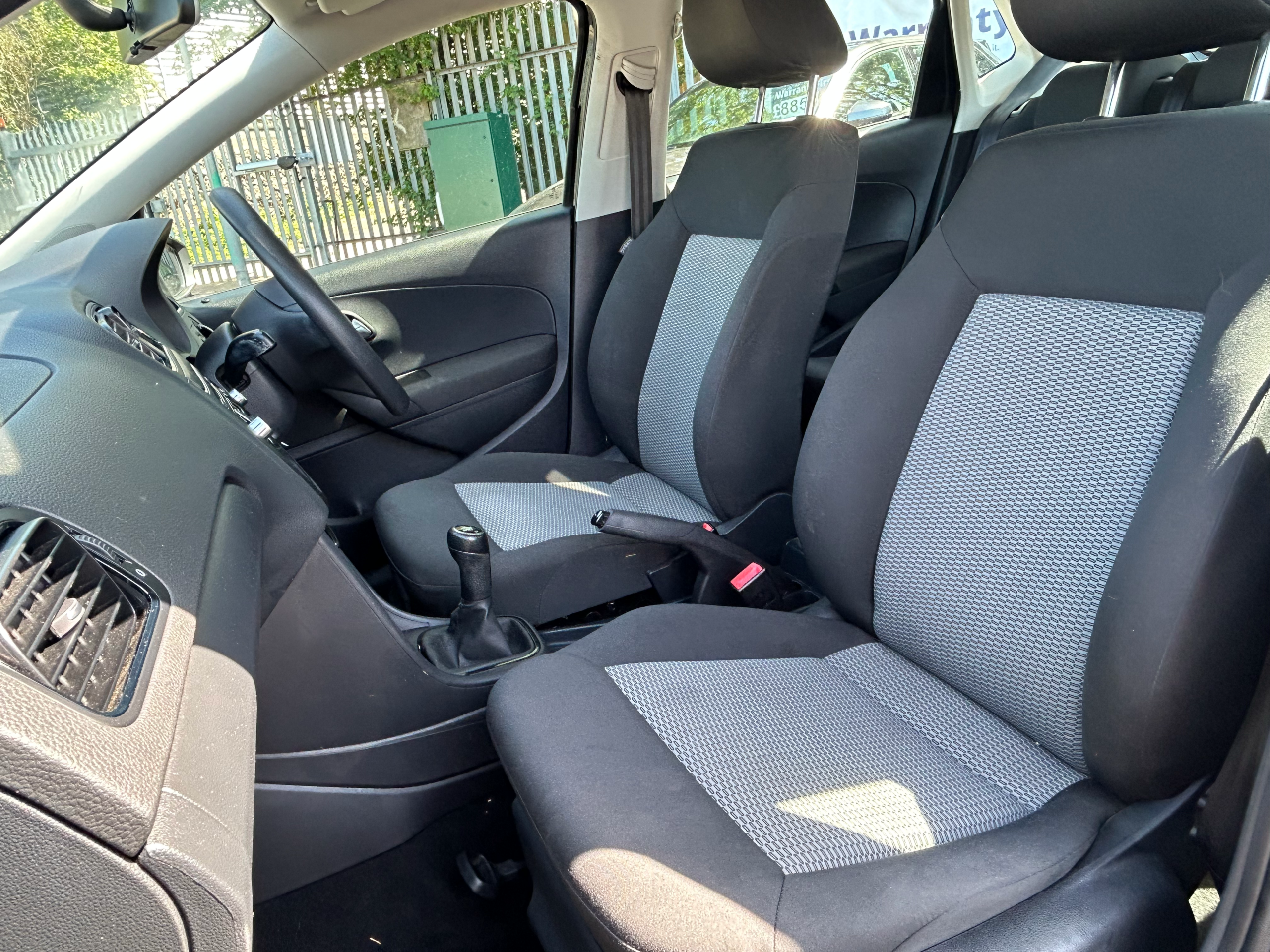 VOLKSWAGEN POLO S
