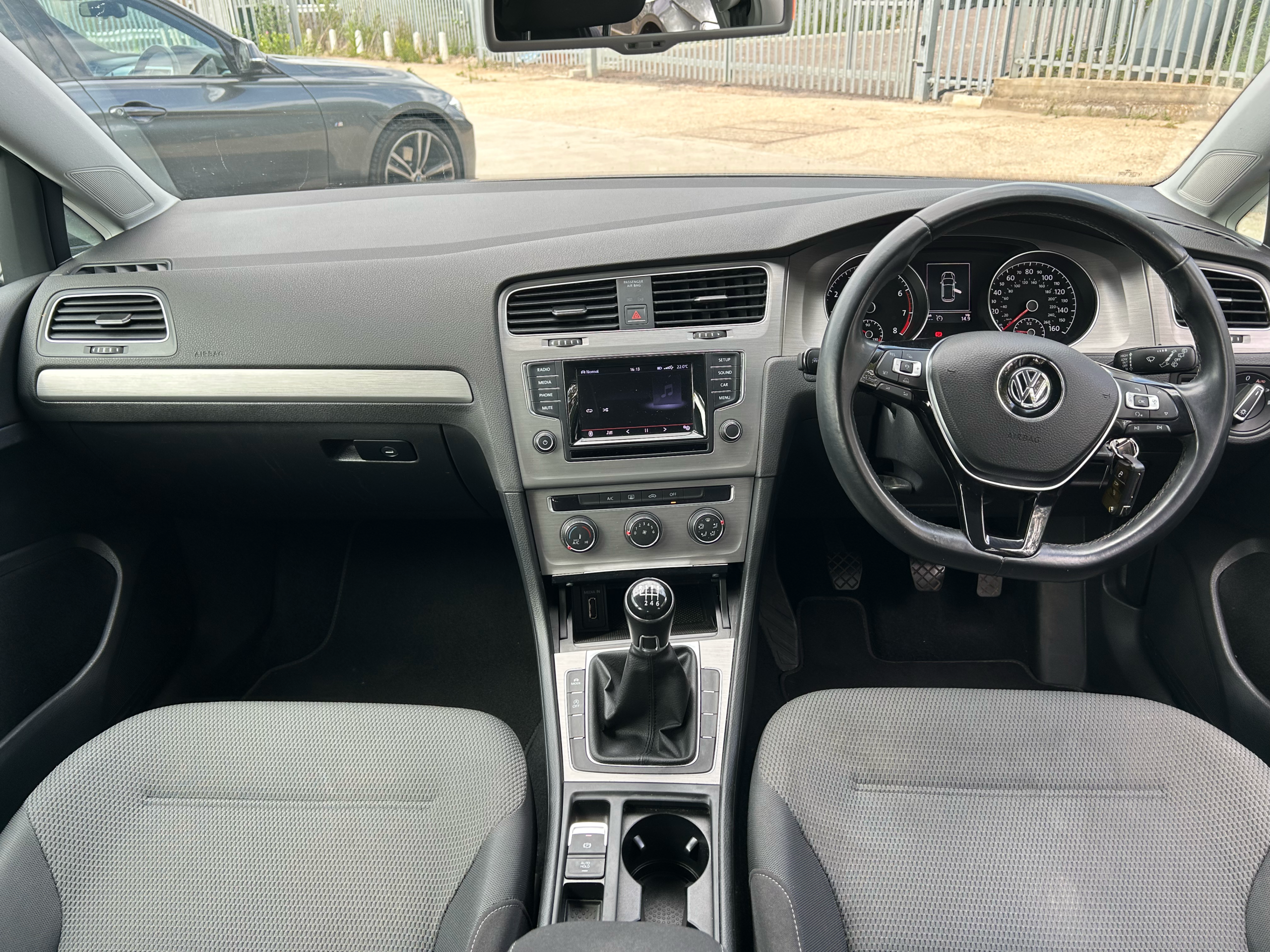 VOLKSWAGEN GOLF SE BLUEMOTION TECH