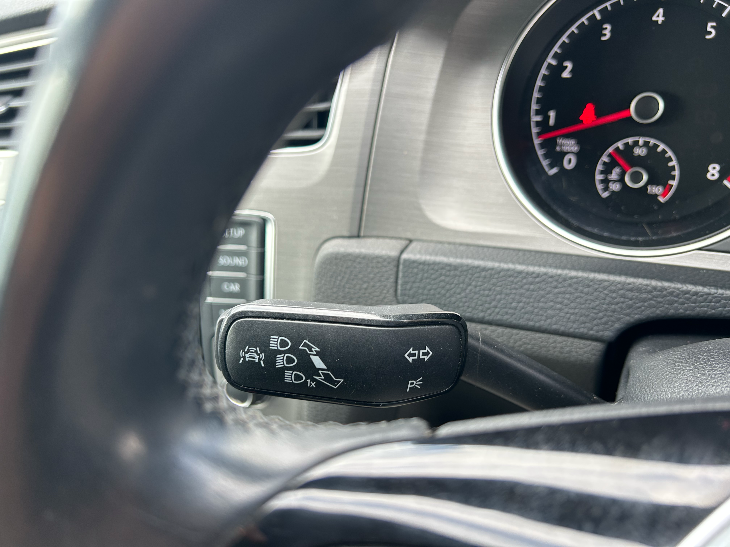 VOLKSWAGEN GOLF SE BLUEMOTION TECH