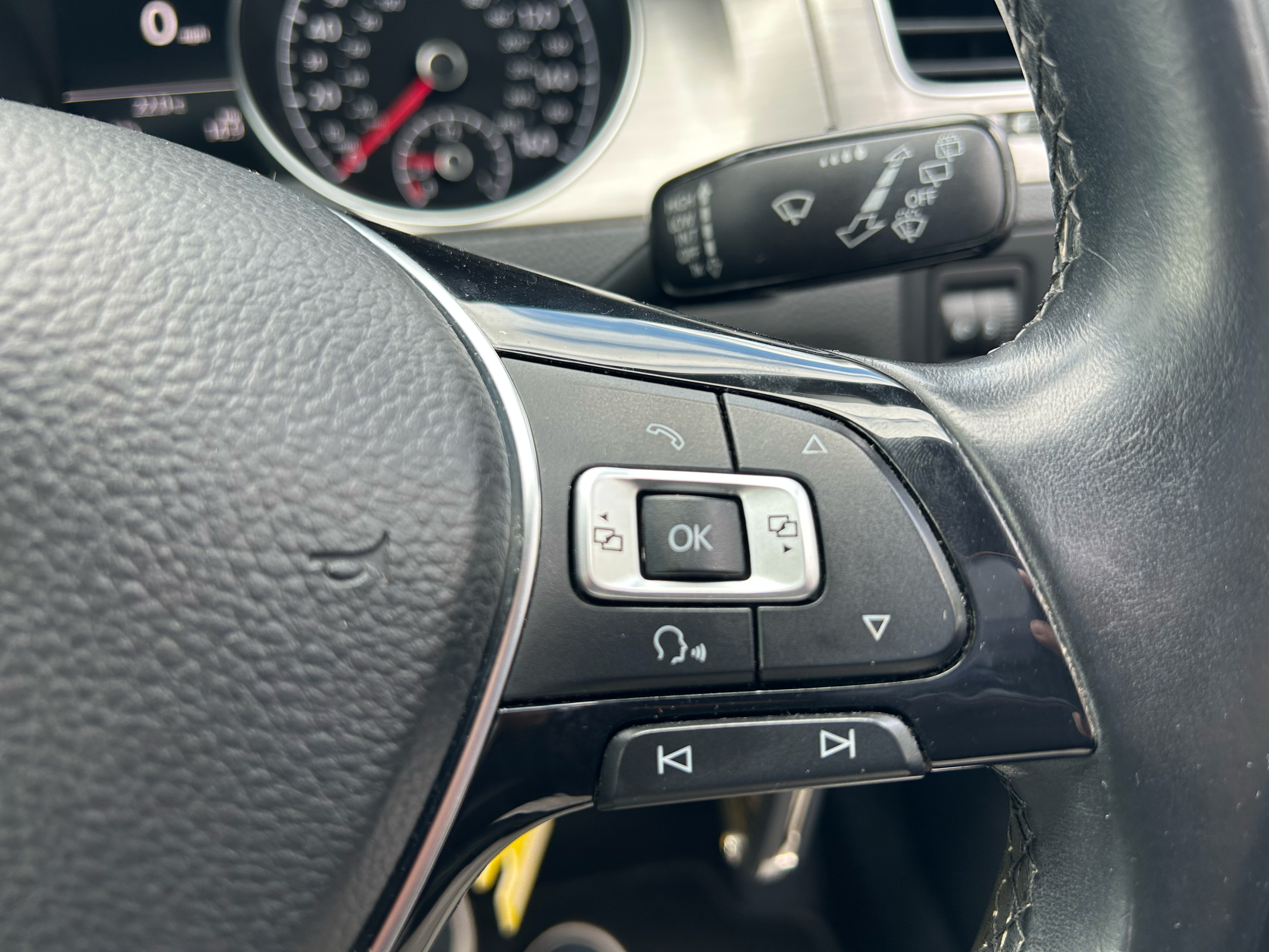 VOLKSWAGEN GOLF SE BLUEMOTION TECH