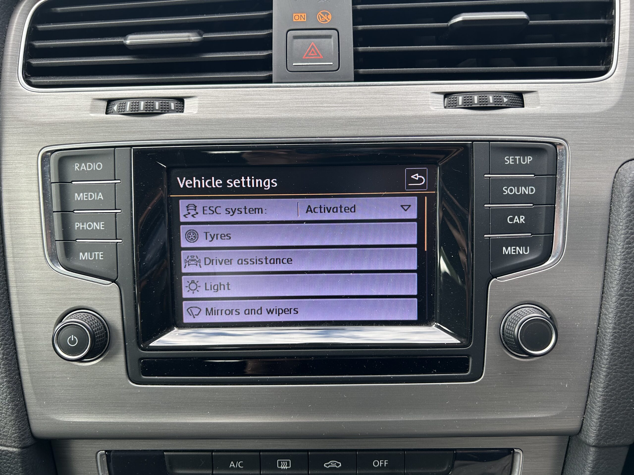 VOLKSWAGEN GOLF SE BLUEMOTION TECH