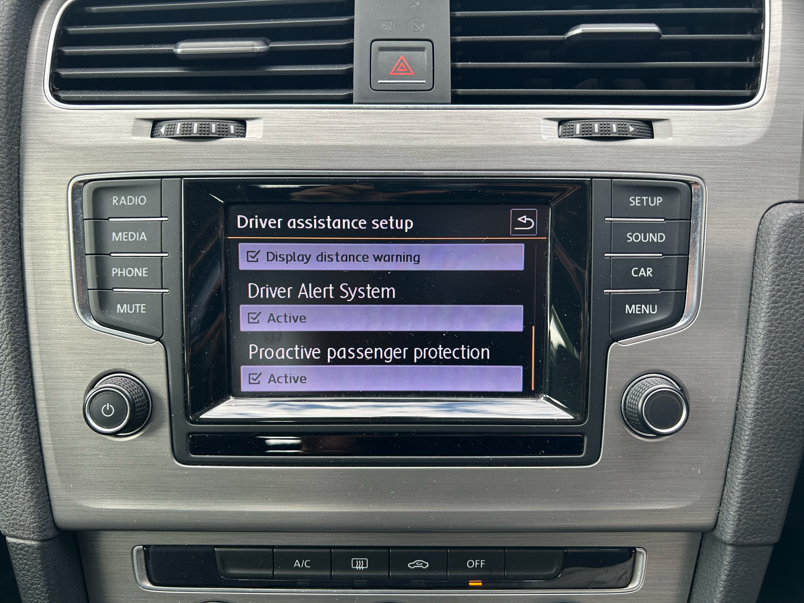 VOLKSWAGEN GOLF SE BLUEMOTION TECH