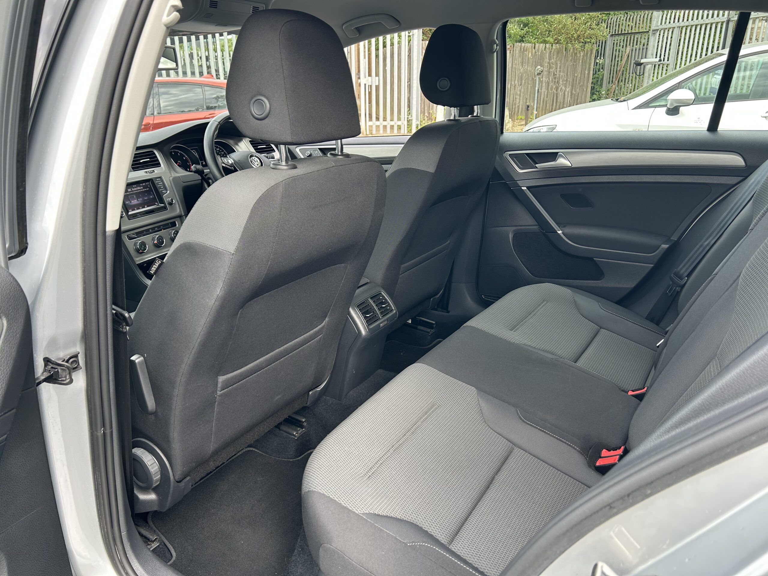 VOLKSWAGEN GOLF SE BLUEMOTION TECH