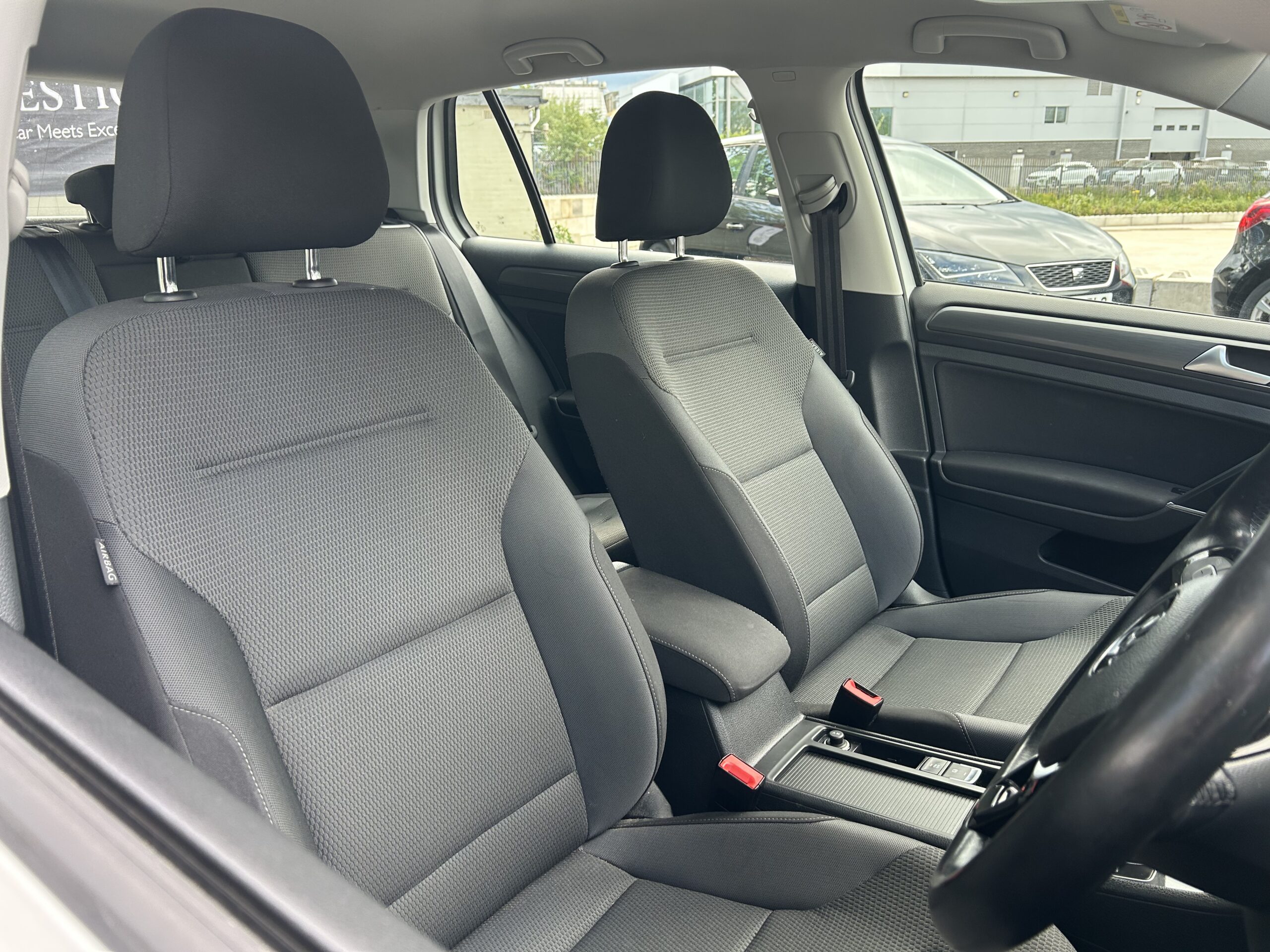 Volkswagen Golf SE