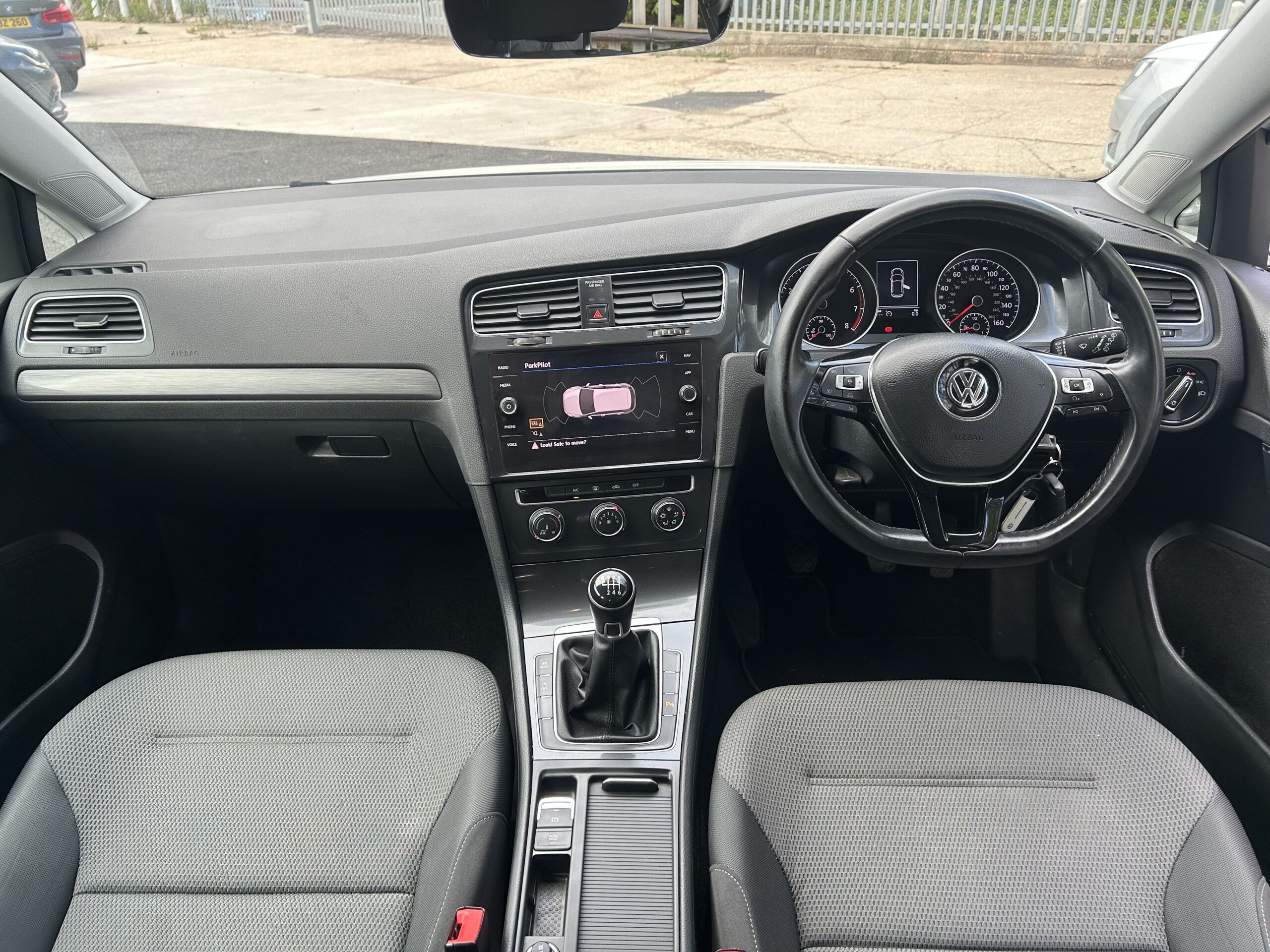 Volkswagen Golf SE
