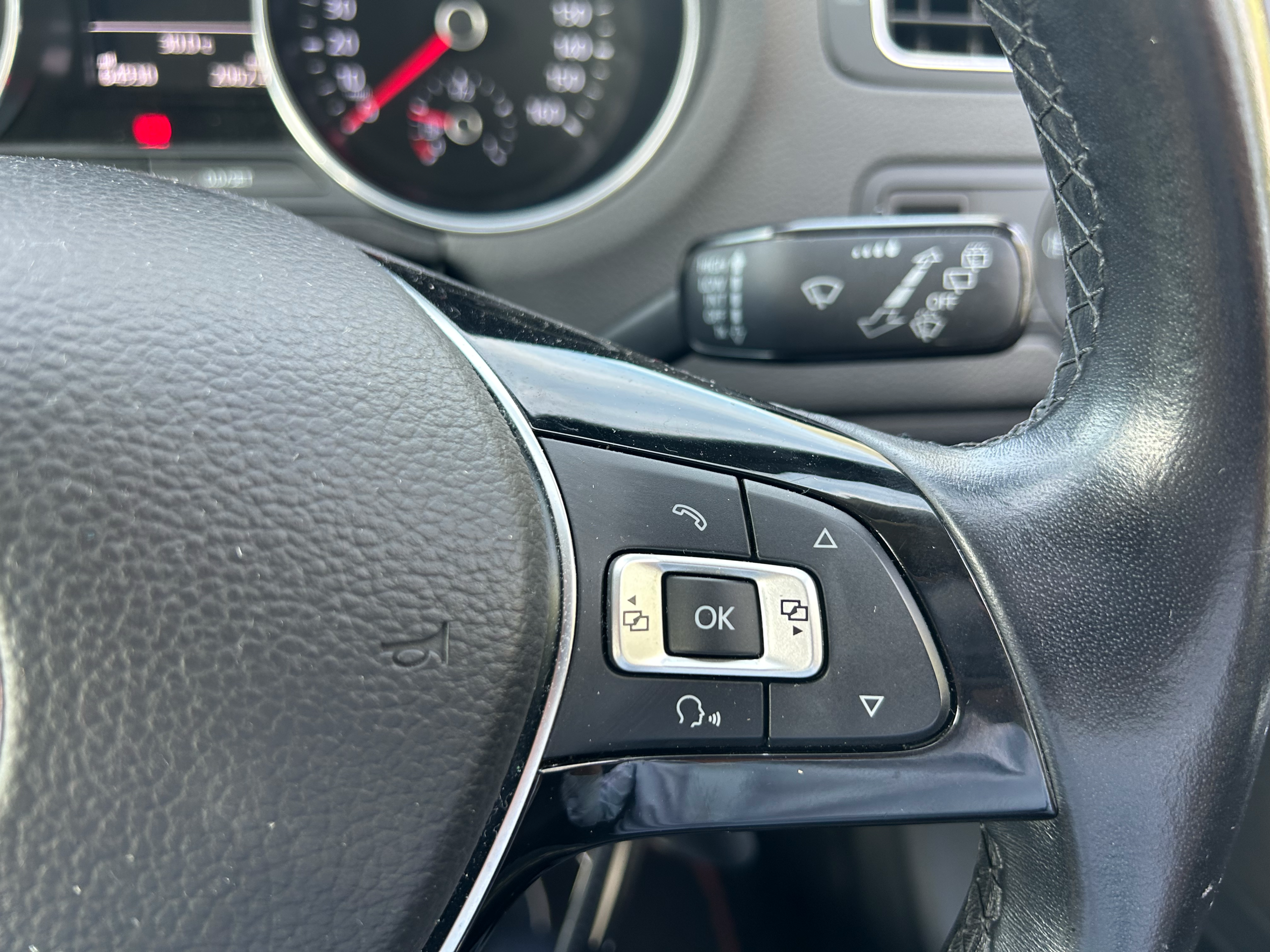 VOLKSWAGEN POLO SE
