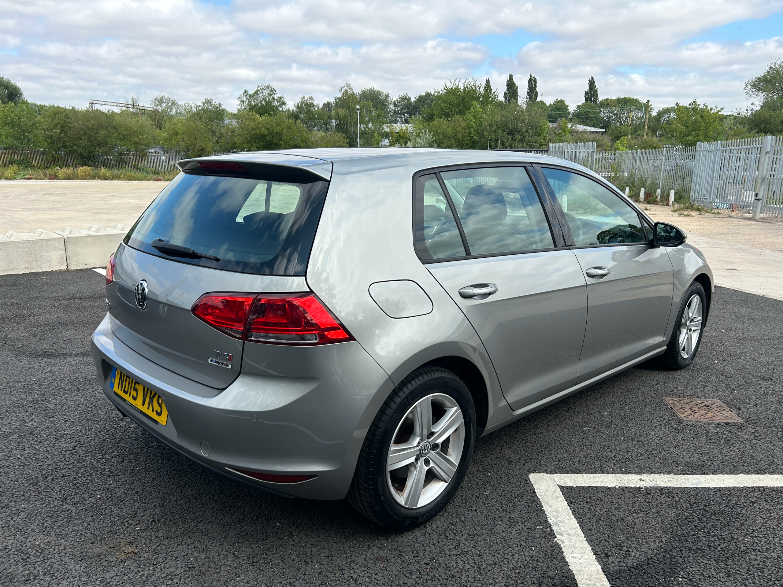 VOLKSWAGEN GOLF MATCH