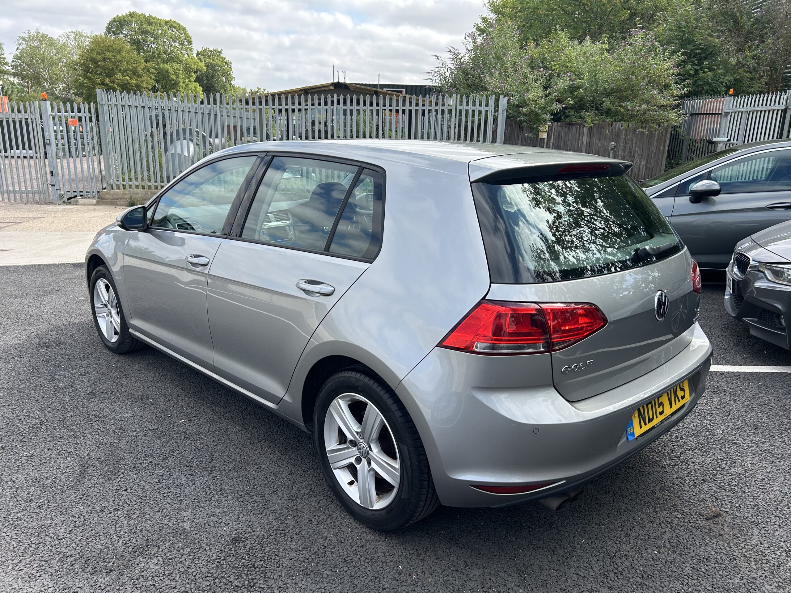 VOLKSWAGEN GOLF MATCH