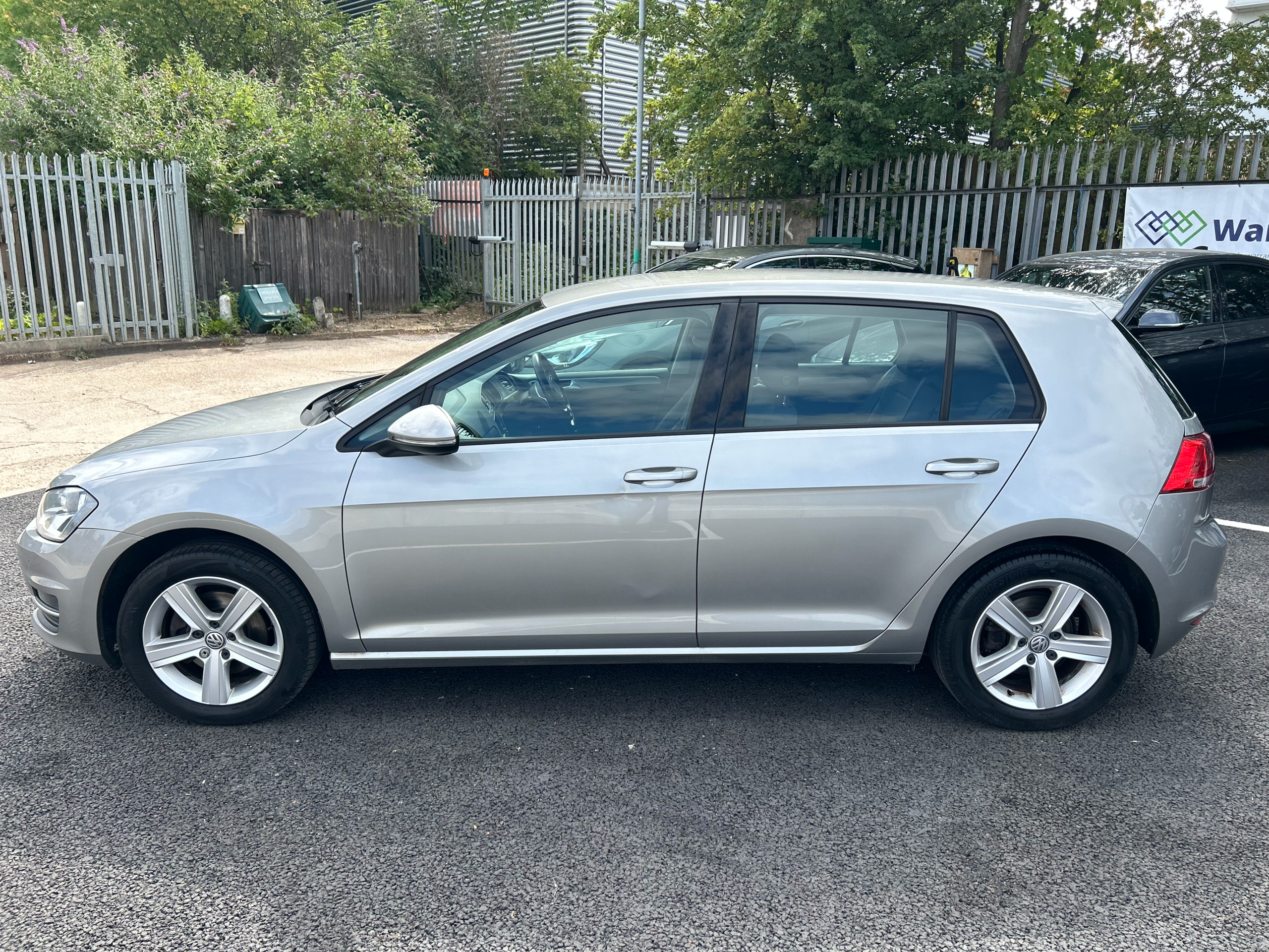 VOLKSWAGEN GOLF MATCH